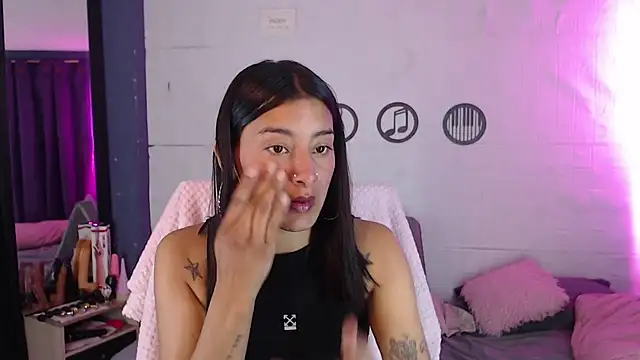 Snapshot of skinny_Yizz chatting on 07-22-26, 06:10 skinny Yizz online show from 07-22-26, 06:10