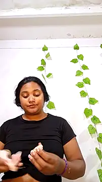 Snapshot of shayna_all chatting on 10-24-25, 08:08 shayna all online show from 10-24-25, 08:08