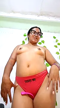 Snapshot of shayna_all chatting on 11-28-25, 07:36 shayna all online show from 11-28-25, 07:36