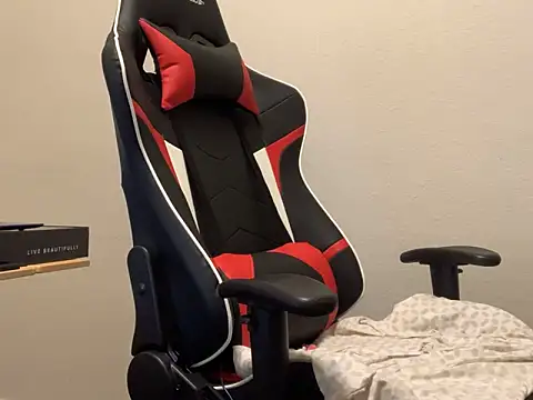 Youreherewithme online show from 02-14-25, 11:53