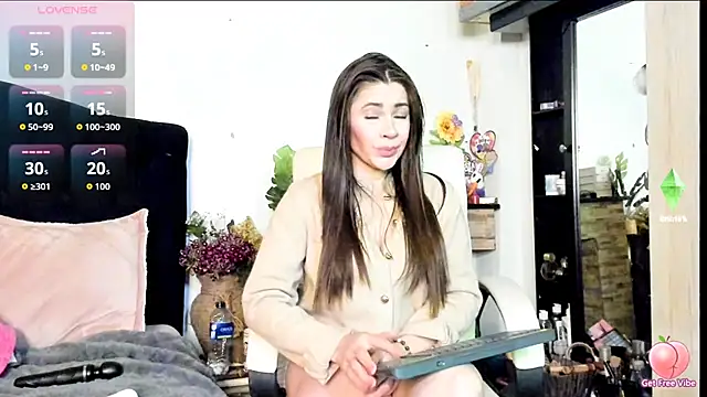 Snapshot of Carla_expit chatting on 10-13-25, 11:49 Carla expit online show from 10-13-25, 11:49