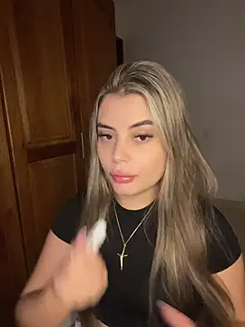Snapshot of Miss_valeriaa chatting on 05-21-26, 02:47 Miss valeriaa online show from 05-21-26, 02:47