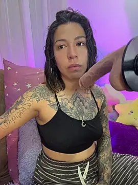 Snapshot of _antonella_dreamss chatting on 05-17-26, 12:05 antonella dreamss online show from 05-17-26, 12:05