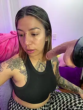 Snapshot of _antonella_dreamss chatting on 09-16-25, 09:32  antonella dreamss online show from 09-16-25, 09:32