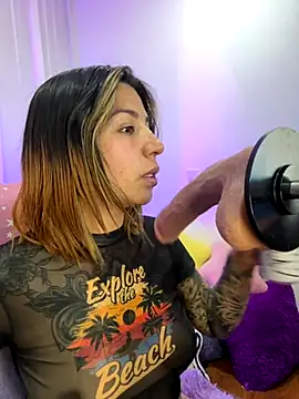 Snapshot of _antonella_dreamss chatting on 10-05-25, 12:12  antonella dreamss online show from 10-05-25, 12:12