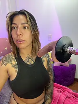 Snapshot of _antonella_dreamss chatting on 09-17-25, 09:33  antonella dreamss online show from 09-17-25, 09:33