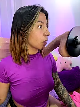 Snapshot of _antonella_dreamss chatting on 10-11-25, 03:18  antonella dreamss online show from 10-11-25, 03:18