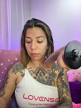 Snapshot of _antonella_dreamss chatting on 09-21-25, 03:44  antonella dreamss online show from 09-21-25, 03:44