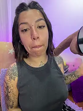 Snapshot of _antonella_dreamss chatting on 02-21-26, 10:39 antonella dreamss online show from 02-21-26, 10:39