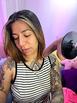 Snapshot of _antonella_dreamss chatting on 09-26-25, 09:16  antonella dreamss online show from 09-26-25, 09:16