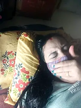 Snapshot of Sheela-Bhabi chatting on 02-06-26, 01:40 Sheela-Bhabi online show from 02-06-26, 01:40