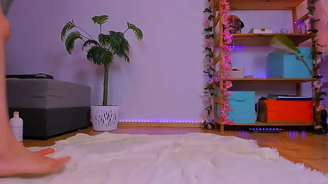 Snapshot of Teylor_Fly chatting on 10-12-25, 05:09 Teylor Fly online show from 10-12-25, 05:09