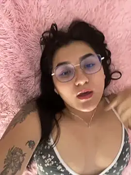 yessi rose online show from 10-11-25, 02:56