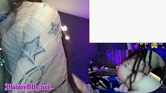 Snapshot of BlaizeyBBy chatting on 01-05-25, 01:47 BlaizeyBBy online show from 01-05-25, 01:47