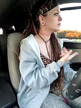 Snapshot of BlaizeyBBy chatting on 12-18-25, 12:27 BlaizeyBBy online show from 12-18-25, 12:27