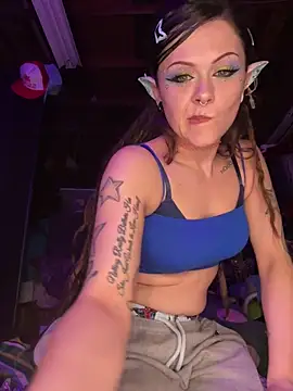 Snapshot of BlaizeyBBy chatting on 11-27-25, 01:50 BlaizeyBBy online show from 11-27-25, 01:50