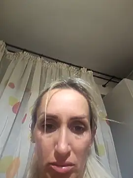 IsabelleEthan online show from 11-18-25, 05:16