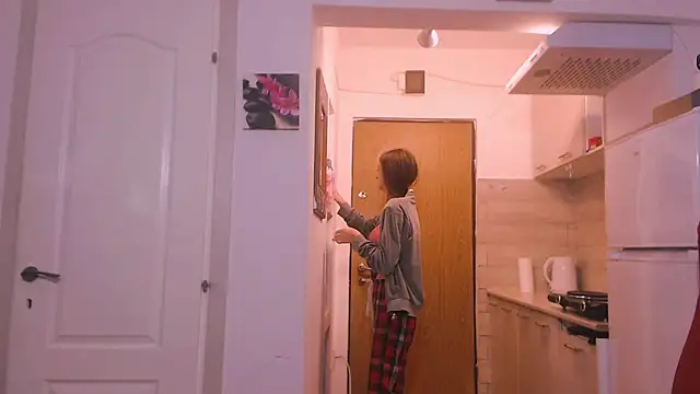 Snapshot of simyhvn chatting on 11-29-25, 05:40 simyhvn online show from 11-29-25, 05:40