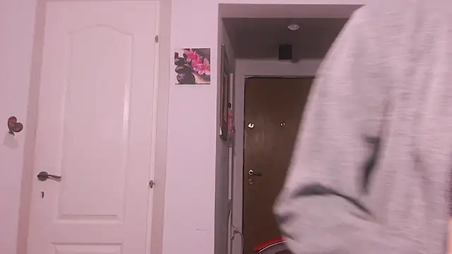 Snapshot of simyhvn chatting on 11-28-25, 06:46 simyhvn online show from 11-28-25, 06:46