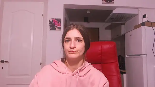 Snapshot of simyhvn chatting on 12-20-25, 09:23 simyhvn online show from 12-20-25, 09:23