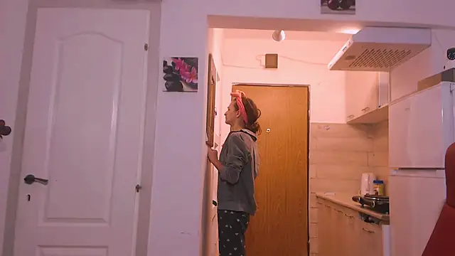 Snapshot of simyhvn chatting on 01-13-26, 05:11 simyhvn online show from 01-13-26, 05:11