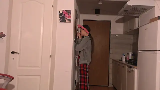 Snapshot of simyhvn chatting on 02-06-26, 08:10 simyhvn online show from 02-06-26, 08:10