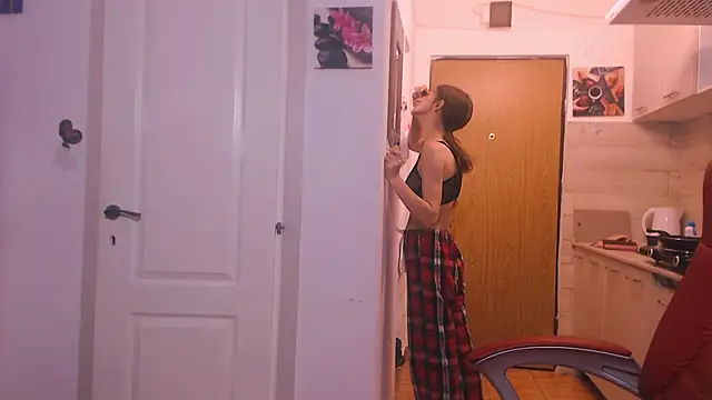 Snapshot of simyhvn chatting on 10-28-25, 05:39 simyhvn online show from 10-28-25, 05:39