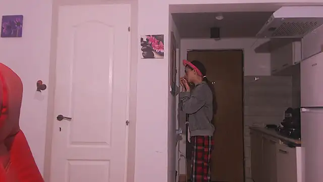 Snapshot of simyhvn chatting on 01-06-26, 06:28 simyhvn online show from 01-06-26, 06:28