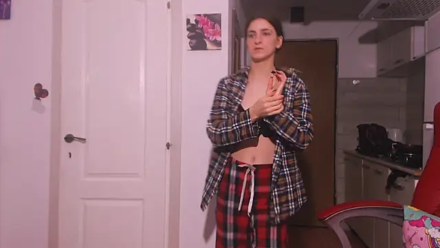 Snapshot of simyhvn chatting on 12-15-25, 06:08 simyhvn online show from 12-15-25, 06:08