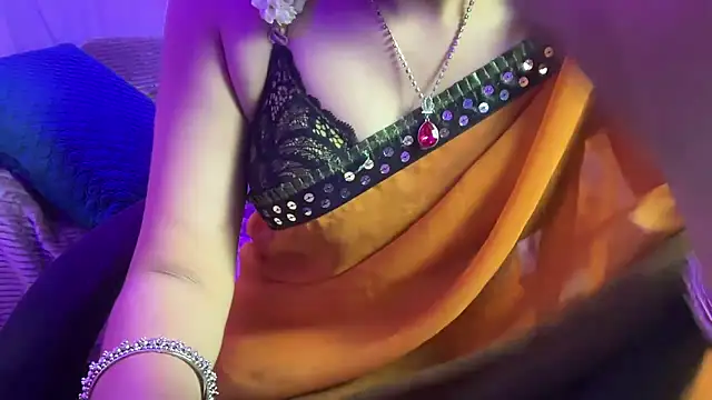 Queen Angelena online show from 01-14-26, 05:38