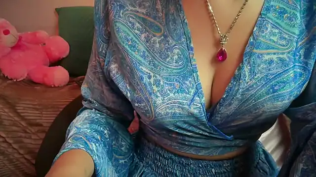 Snapshot of Queen_Angelena chatting on 05-03-26, 05:23 Queen Angelena online show from 05-03-26, 05:23