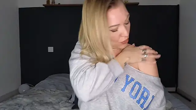 Sacha-xx online show from 01-12-26, 03:08