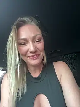 Snapshot of Sacha-xx chatting on 05-19-26, 08:32 Sacha-xx online show from 05-19-26, 08:32