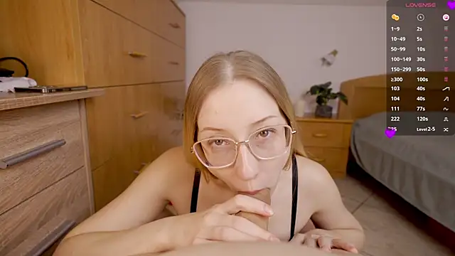 foxeslovefoxes online show from 04-05-26, 10:55