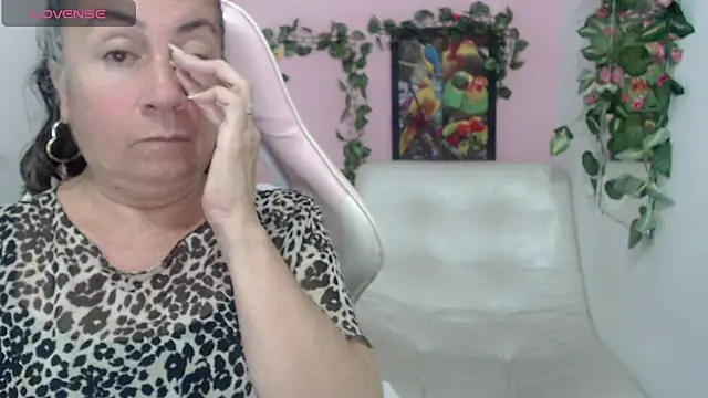 stepmother 105 online show from 10-23-25, 03:32