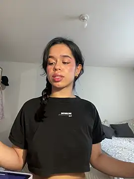 xlovelygirlx online show from 01-13-25, 10:24