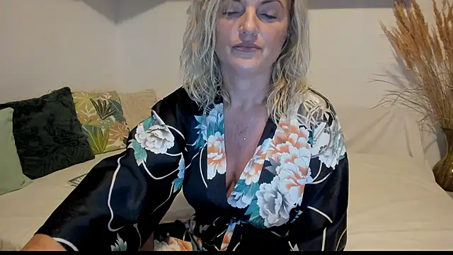 Jadore able online show from 09-11-25, 01:38