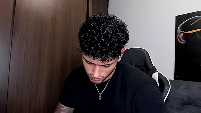 Alessandro Vanni online show from 03-18-25, 01:35