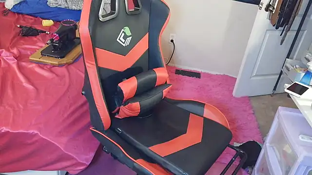 Snapshot of sugahfreeee chatting on 12-21-25, 05:20 sugahfreeee online show from 12-21-25, 05:20