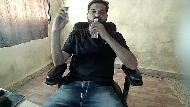 Snapshot of mynastyfuckerr chatting on 02-13-25, 09:30 mynastyfuckerr online show from 02-13-25, 09:30
