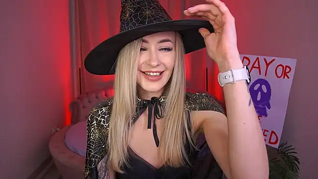 GraceCandy online show from 10-31-25, 11:00