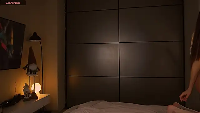 Snapshot of _Miss_Johansson_ chatting on 12-19-24, 08:34  Miss Johansson  online show from 12-19-24, 08:34