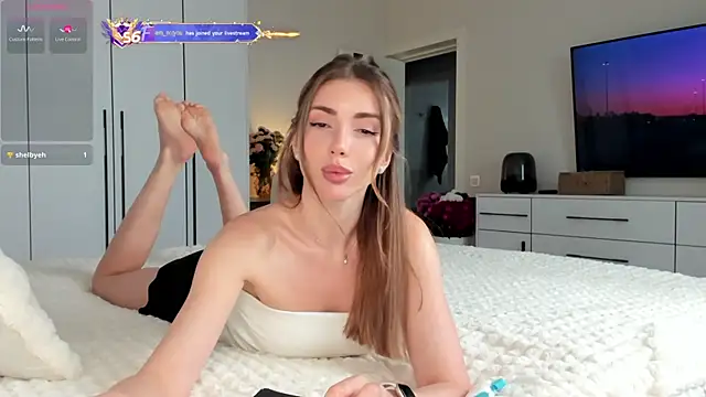 Snapshot of _Miss_Johansson_ chatting on 09-10-25, 10:36  Miss Johansson  online show from 09-10-25, 10:36