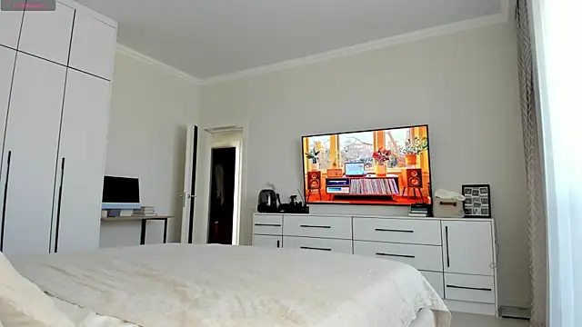  Miss Johansson  online show from 03-28-26, 12:39