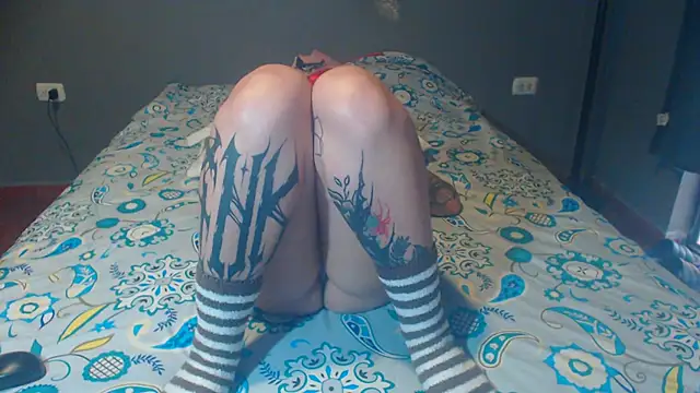 Snapshot of Tattoodreams_lucy chatting on 04-25-26, 09:45 Tattoodreams lucy online show from 04-25-26, 09:45
