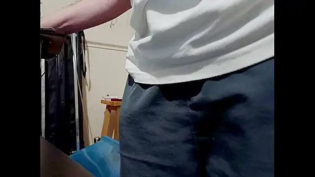 hairyuncut00 online show from 02-10-25, 11:45