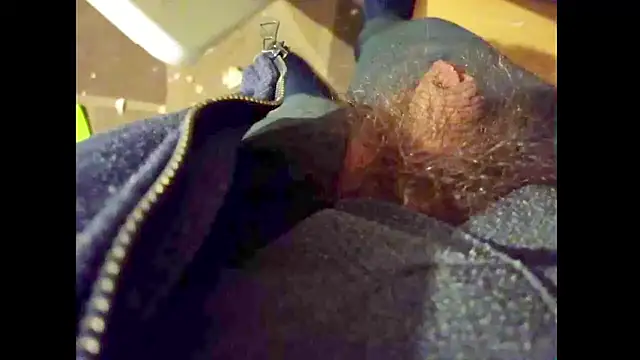 hairyuncut00 online show from 01-14-26, 08:51