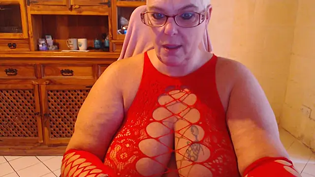 MISS LINDAH online show from 09-16-25, 05:08