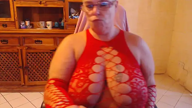 MISS LINDAH online show from 10-07-25, 05:19