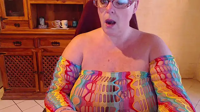 MISS LINDAH online show from 04-10-26, 05:14